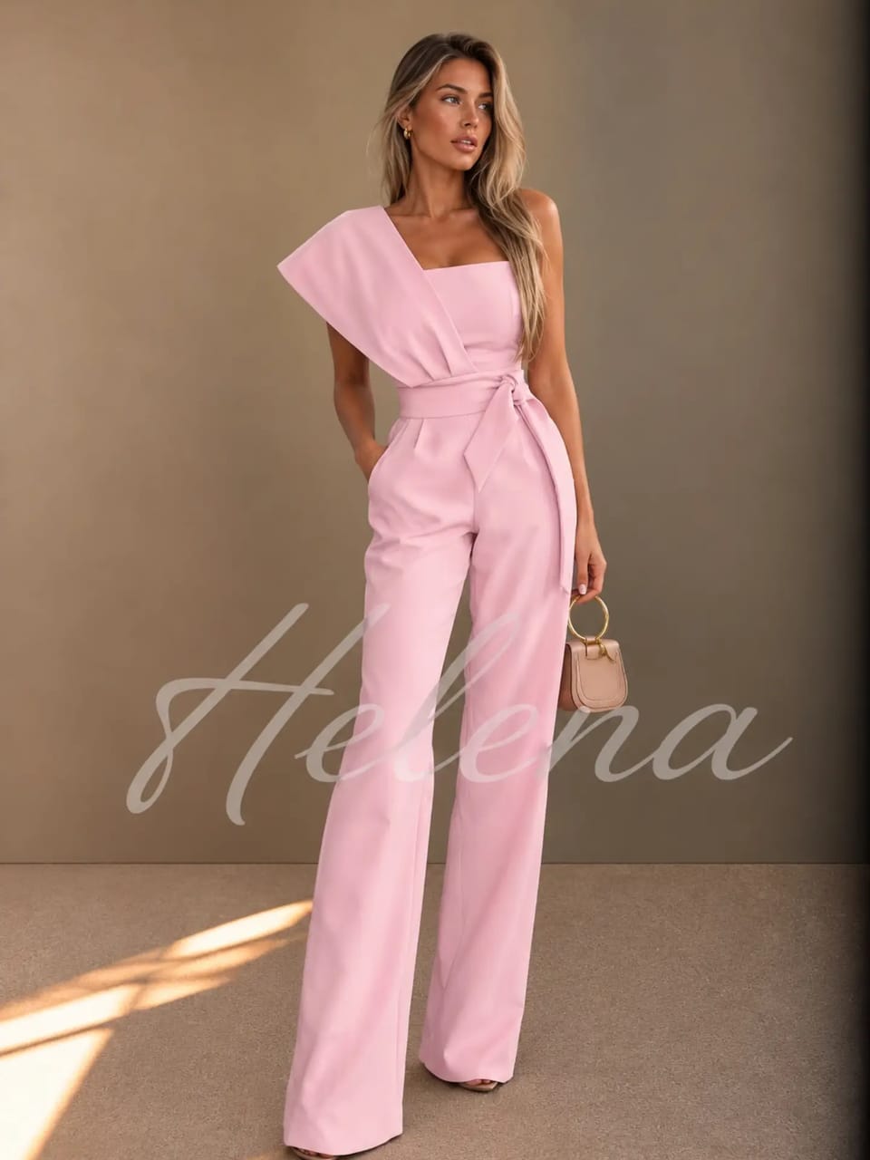 Boja: roze, na modelu u celoj figuri